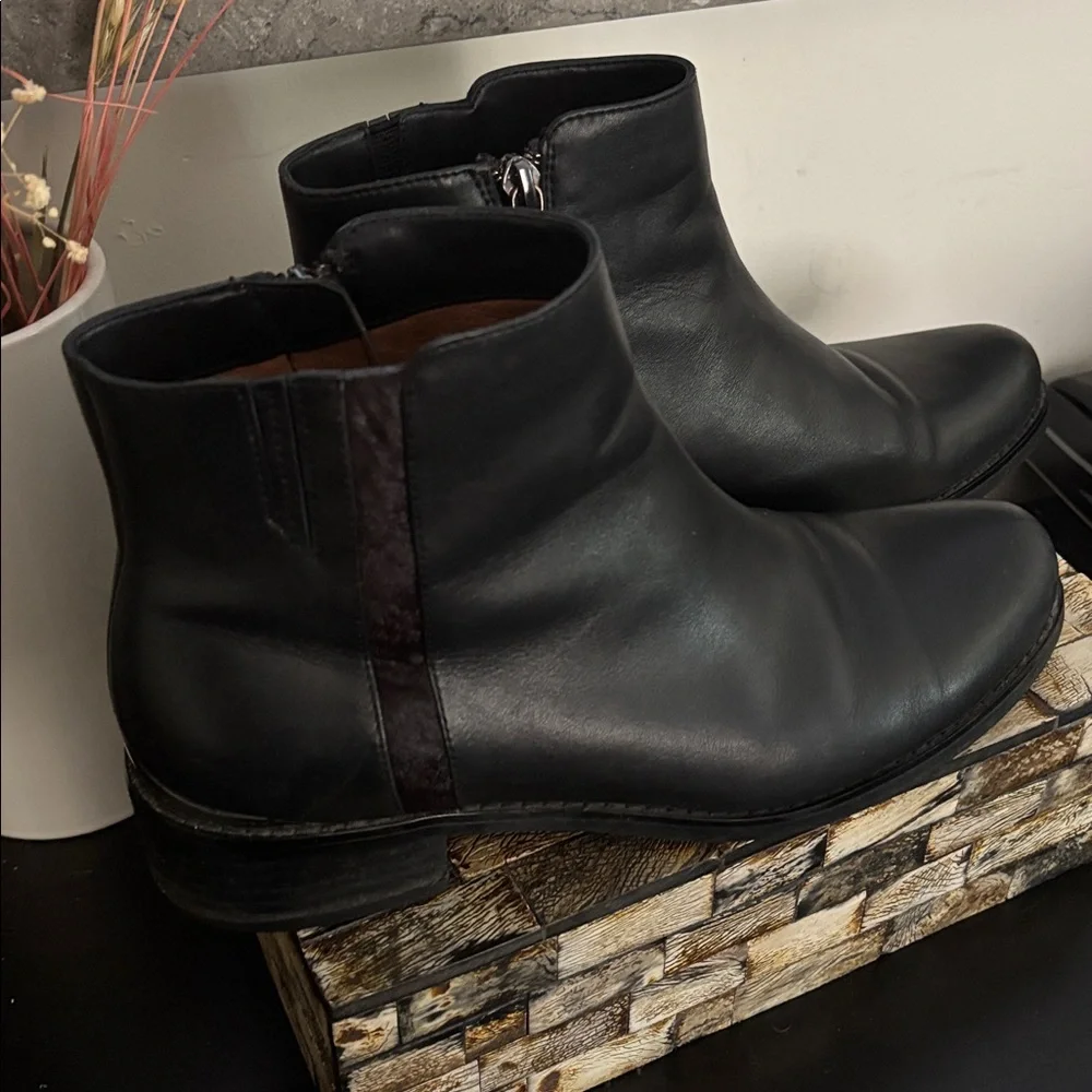 BLONDO (7W) AquaProtect Black Leather Ankle Booties Cowhair Waterproof Zipper - Picture 13 of 16